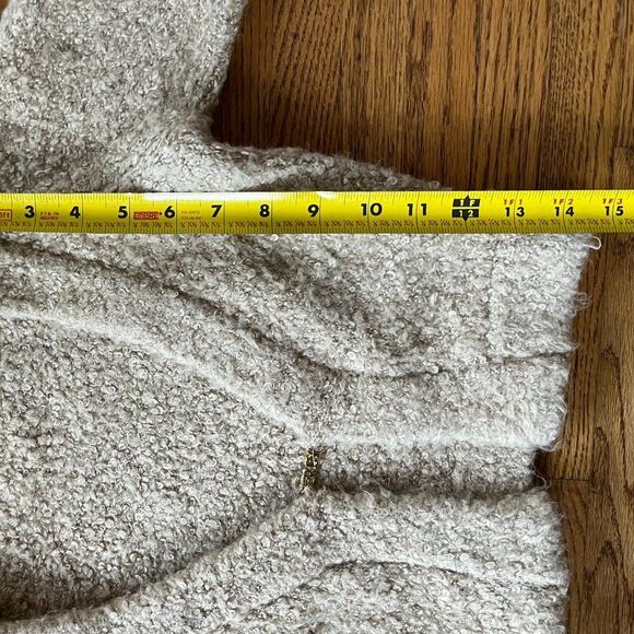 SER.O.YA Beige Bora Boucle Gold Hardware Y2K Cardigan Sweater   Women's Size XS - Picture 6 of 8